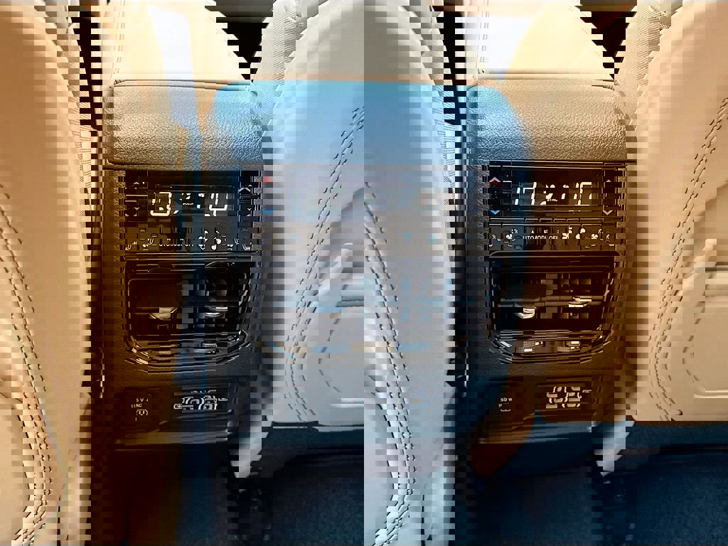 New 2025 Jeep Grand Cherokee Summit image 33