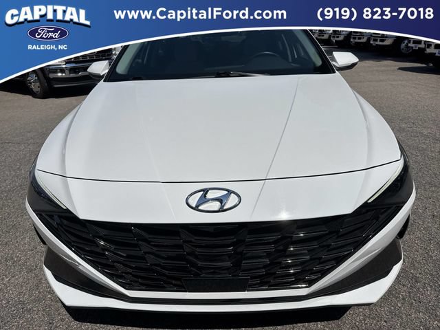 Used 2023 Hyundai Elantra Limited w/ Cargo Package FWD image 10