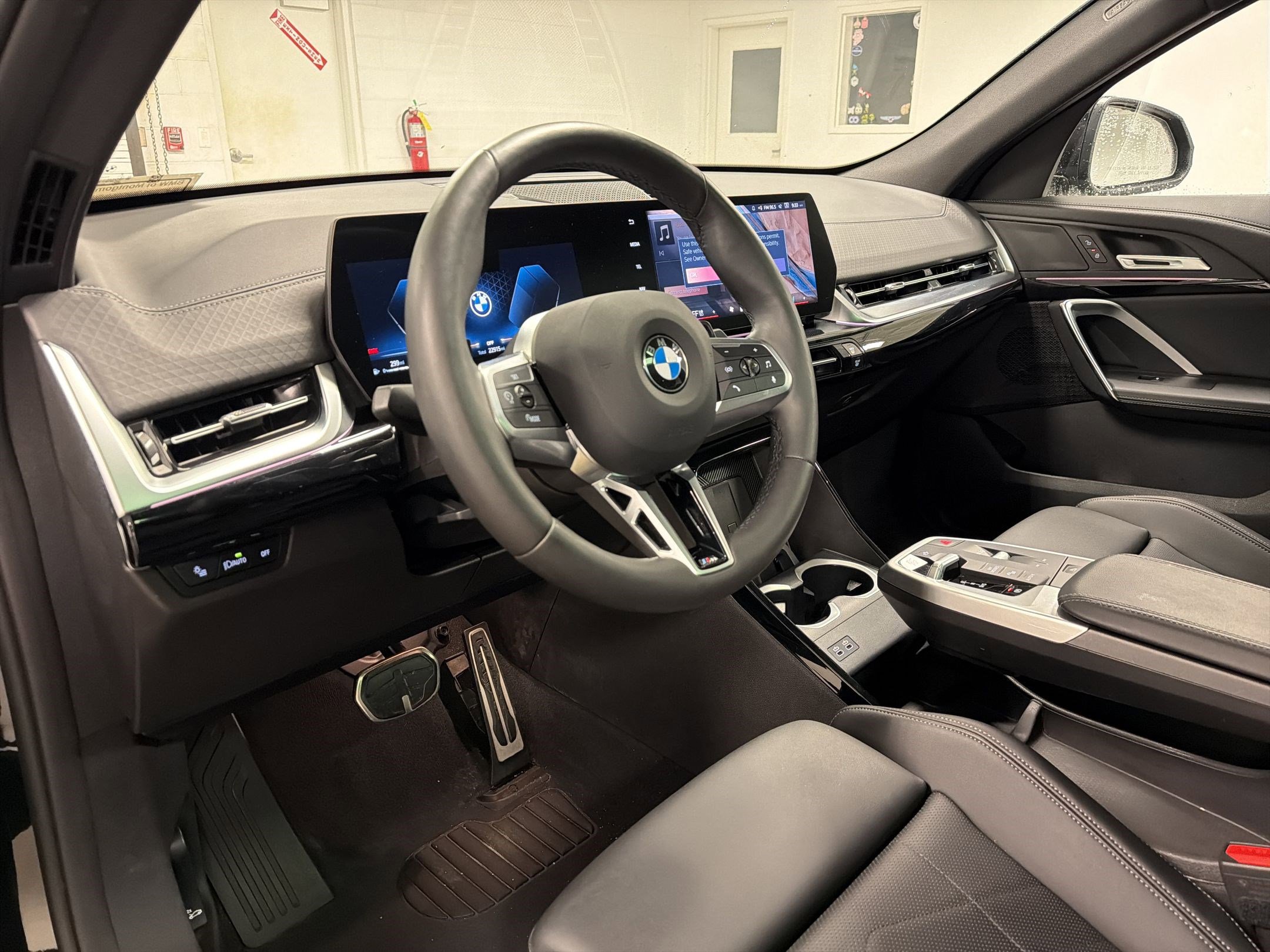 Certified 2025 BMW X2 xDrive28i image 4