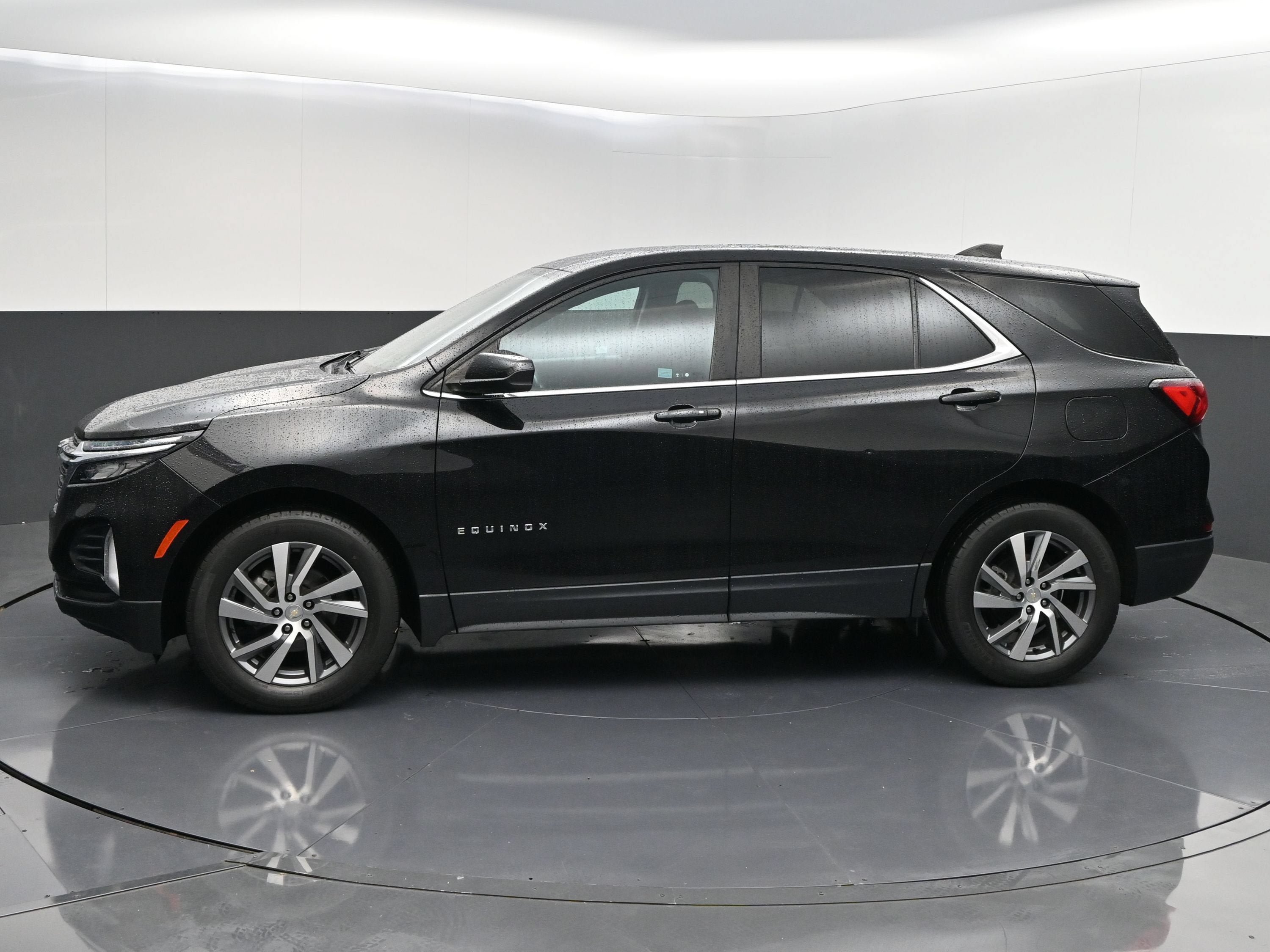 Used 2022 Chevrolet Equinox LT FWD image 4
