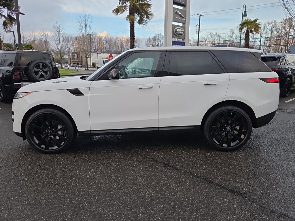 New 2025 Land Rover Range Rover Sport SE image 2
