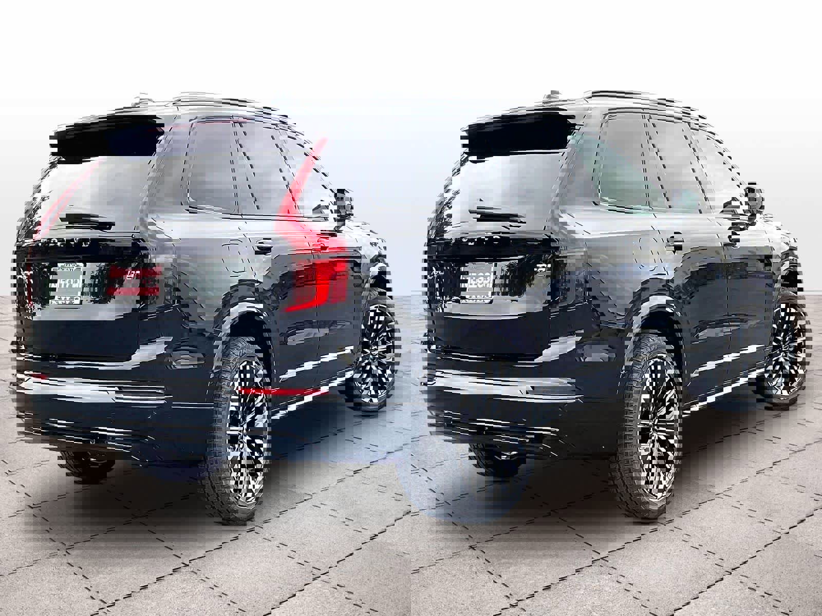 New 2026 Volvo XC90 T8 Ultra w/ Protection Package image 4