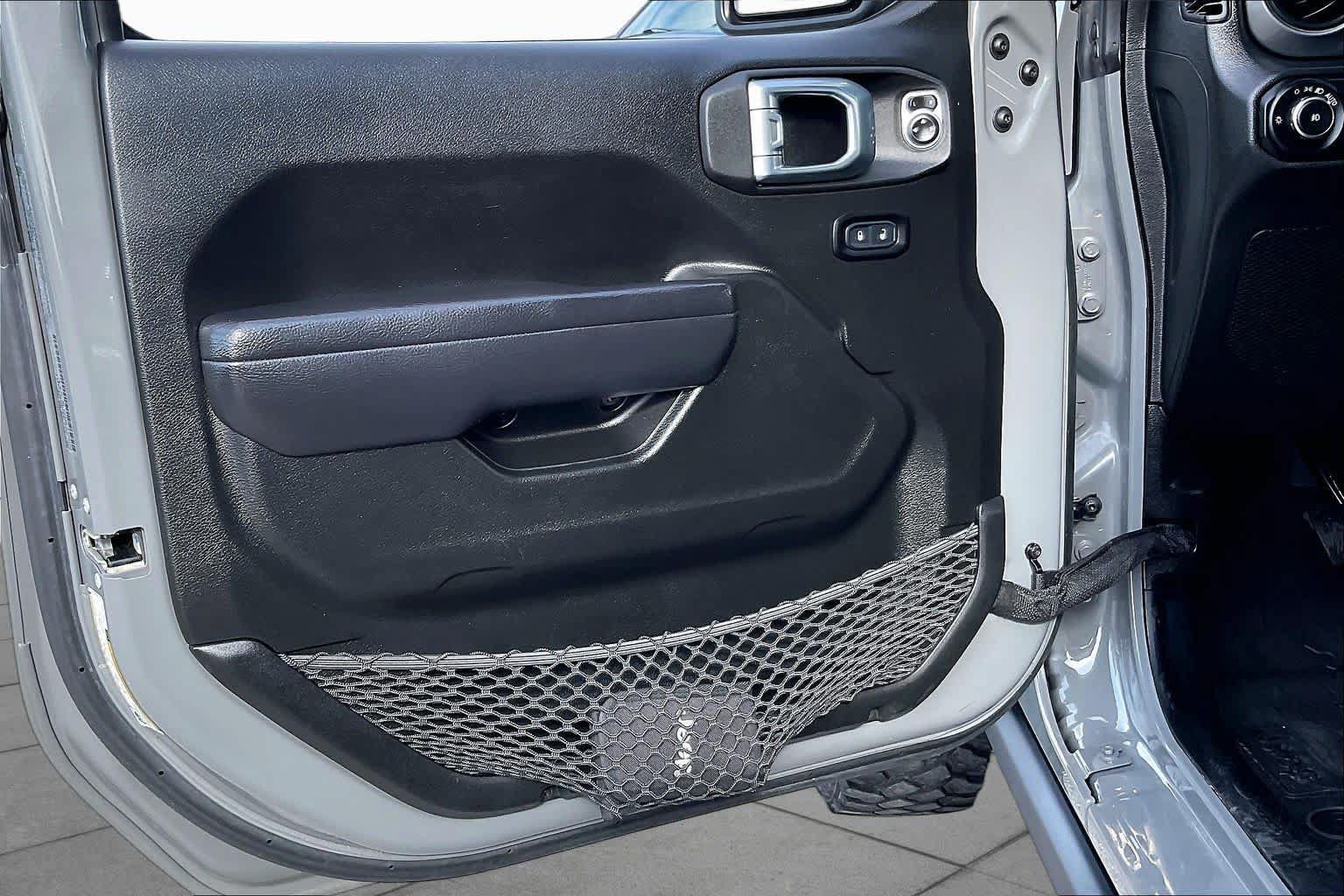 Used 2022 Jeep Wrangler Sport AWD/4WD image 17