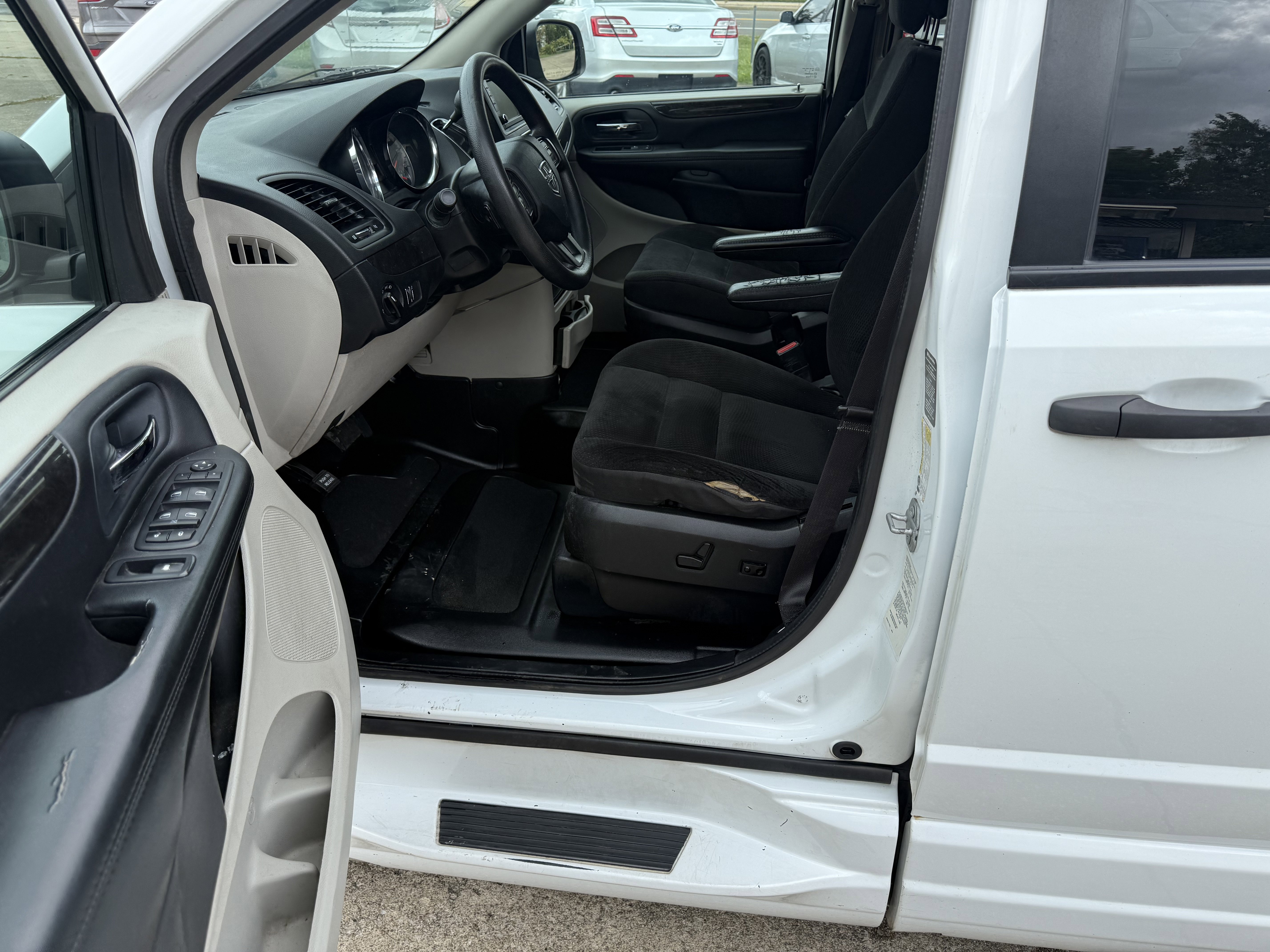 Used 2019 Dodge Grand Caravan SE image 13