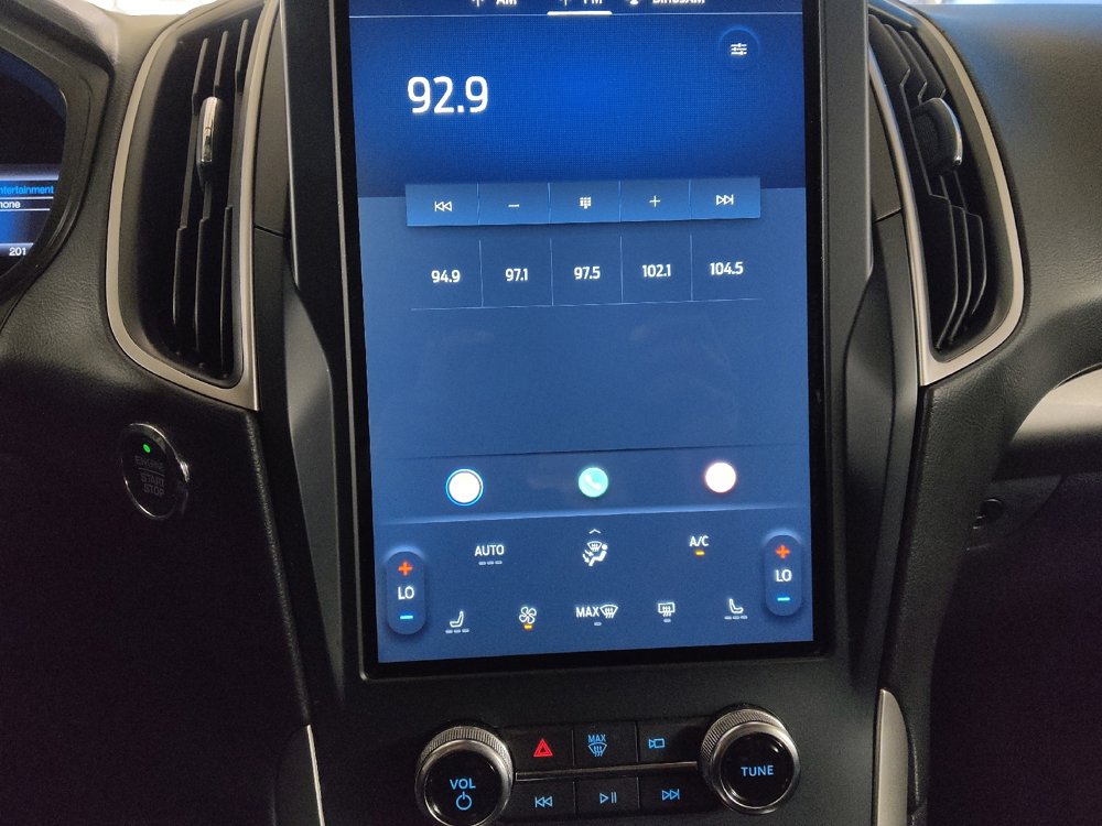 Used 2023 Ford Edge SEL image 25