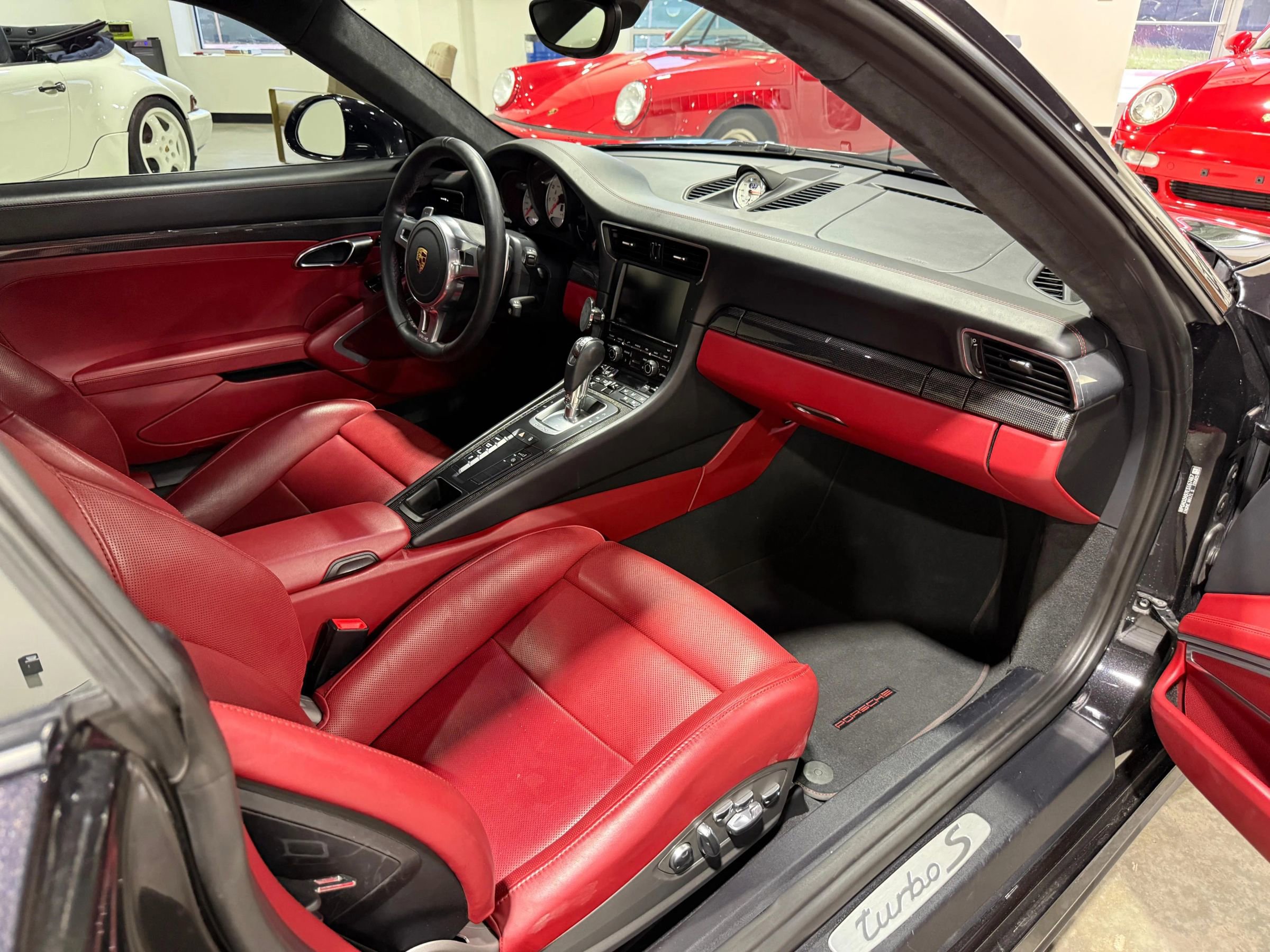 Used 2014 Porsche 911 Turbo S AWD/4WD image 54