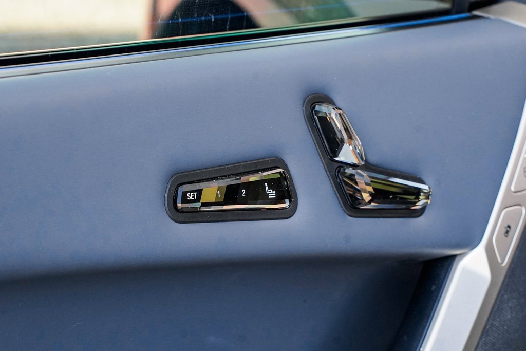 Used 2023 BMW iX M60 w/ Executive Package image 9