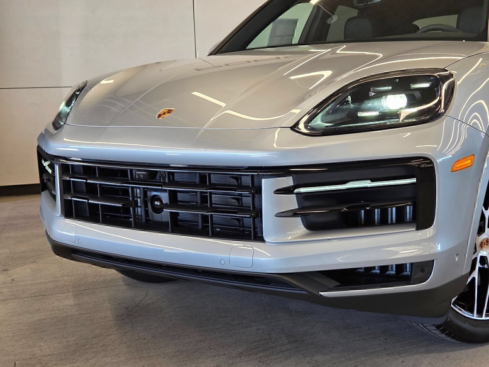 Certified 2026 Porsche Cayenne AWD/4WD image 24
