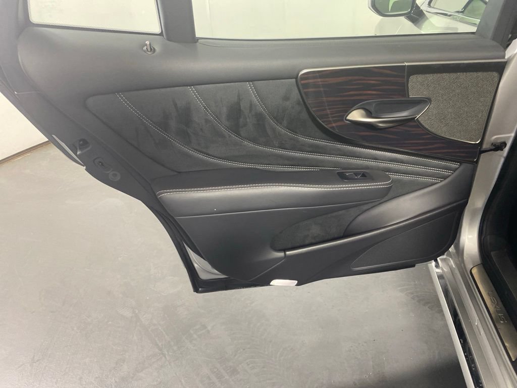 Used 2018 Lexus LS 500 AWD w/ Interior Upgrade Package image 27