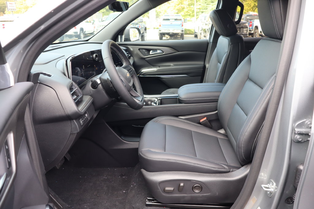 New 2027 Chevrolet Traverse LT w/ Driver Confidence Package AWD/4WD image 5