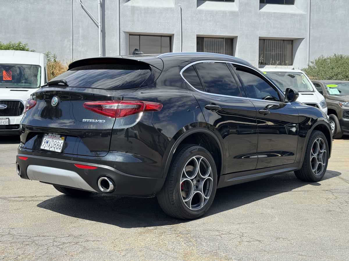 Used 2018 Alfa Romeo Stelvio Ti image 14