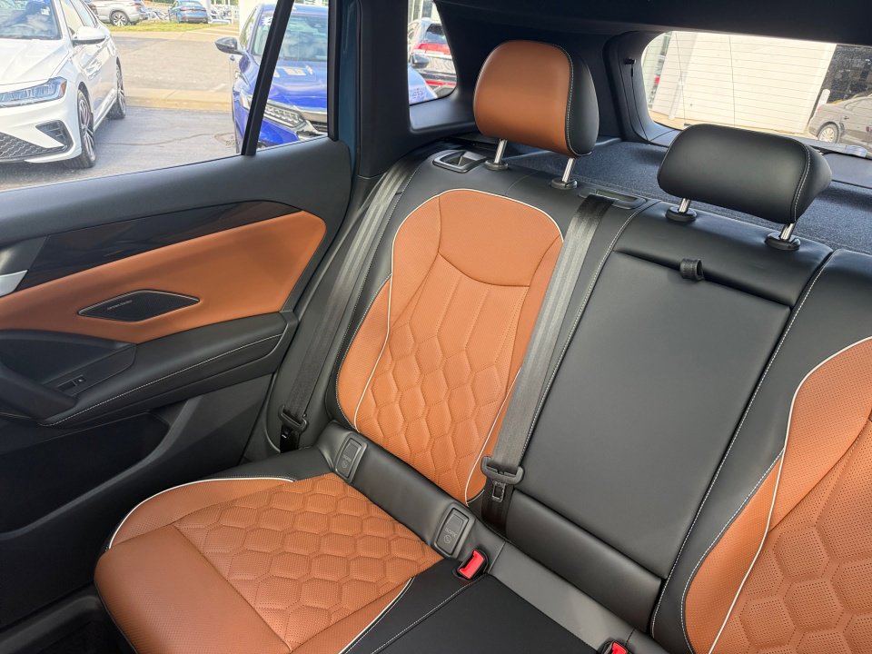 New 2026 Volkswagen Tiguan SEL R-Line AWD/4WD image 29
