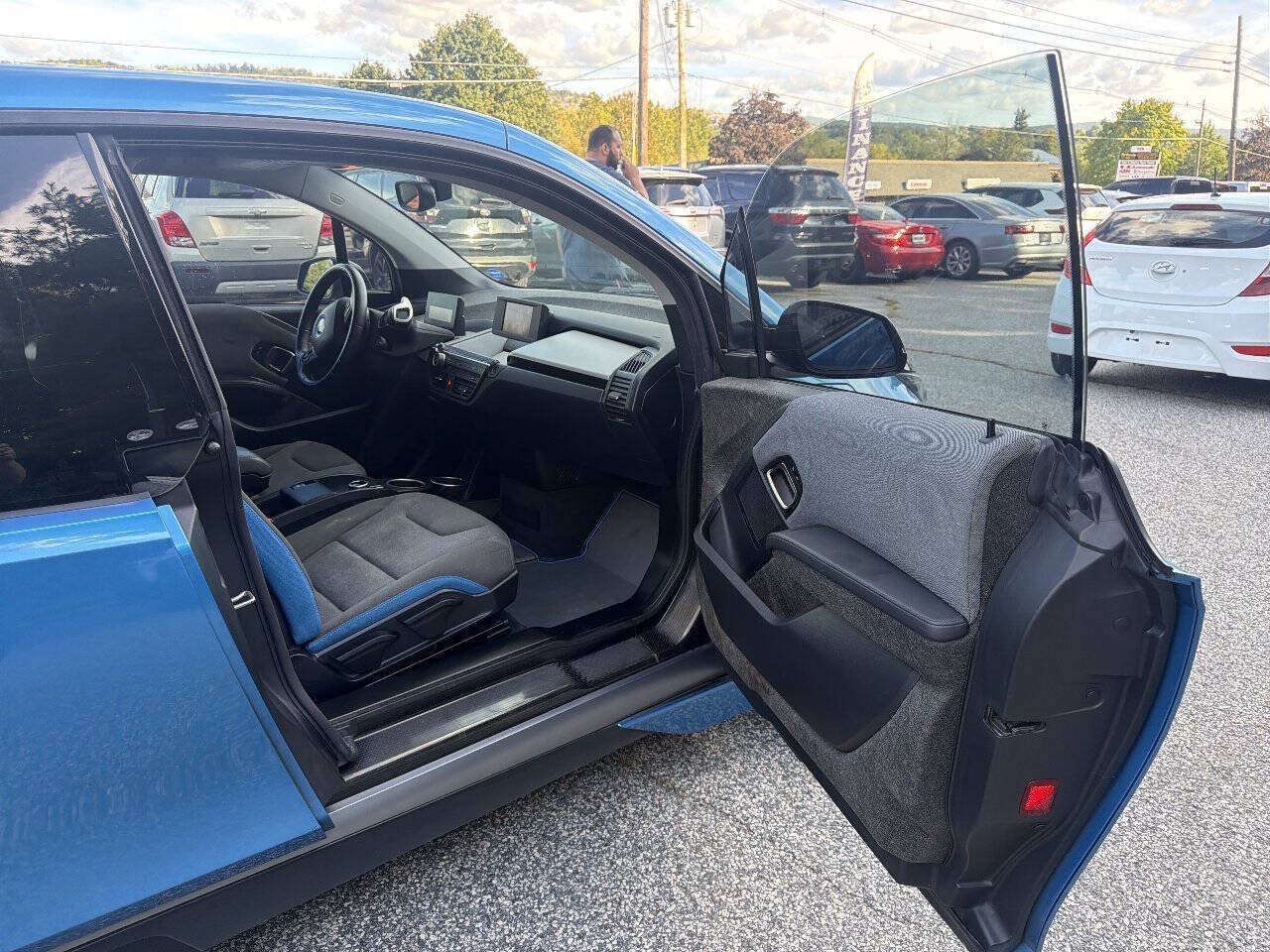 Used 2017 BMW i3 w/ Range Extender RWD image 13
