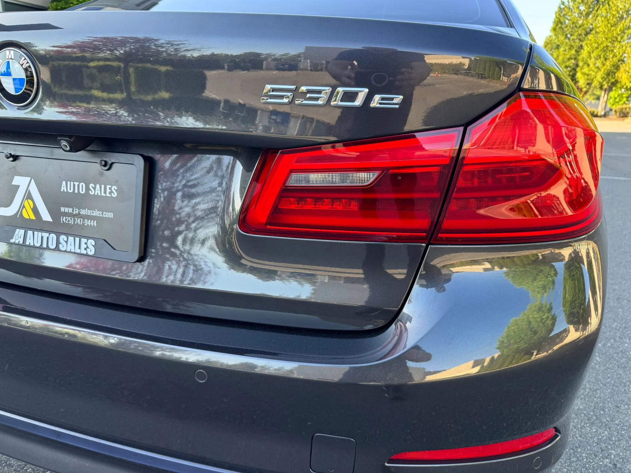 Used 2019 BMW 530e xDrive AWD/4WD image 15