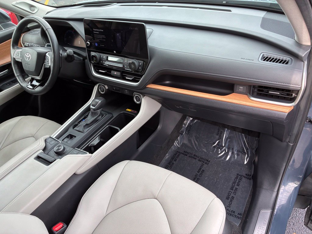 Used 2025 Toyota Grand Highlander AWD image 37