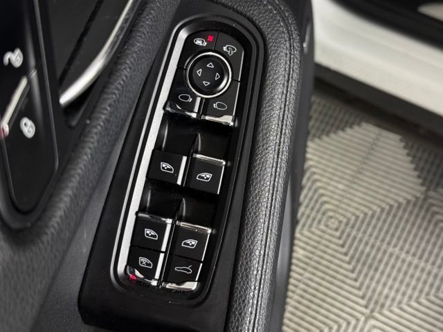 Used 2017 Porsche Macan S AWD/4WD image 28