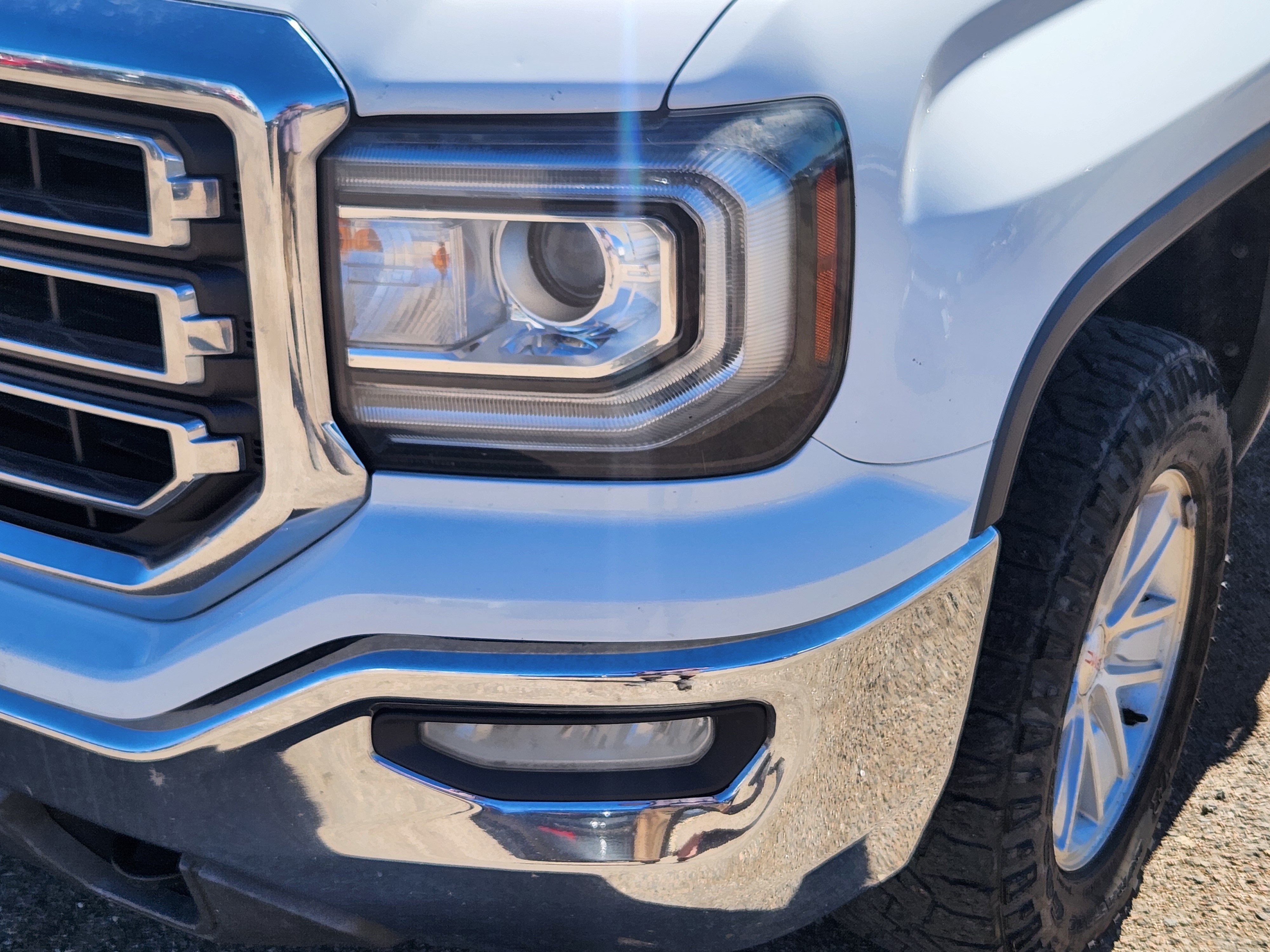 Used 2017 GMC Sierra 1500 SLE w/ SLE Value Package AWD/4WD image 5
