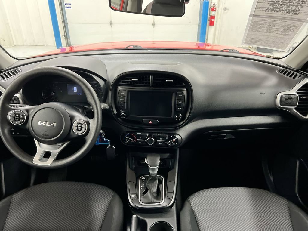 Used 2022 Kia Soul LX w/ Technology Package image 10
