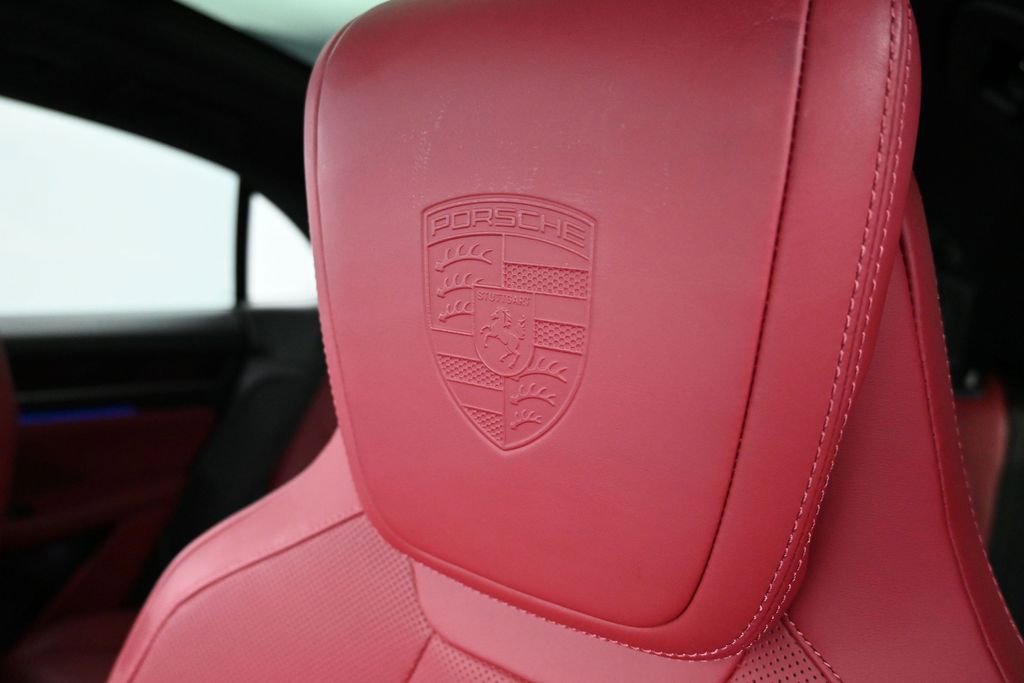 Certified 2025 Porsche Macan 4S Electric AWD/4WD image 11