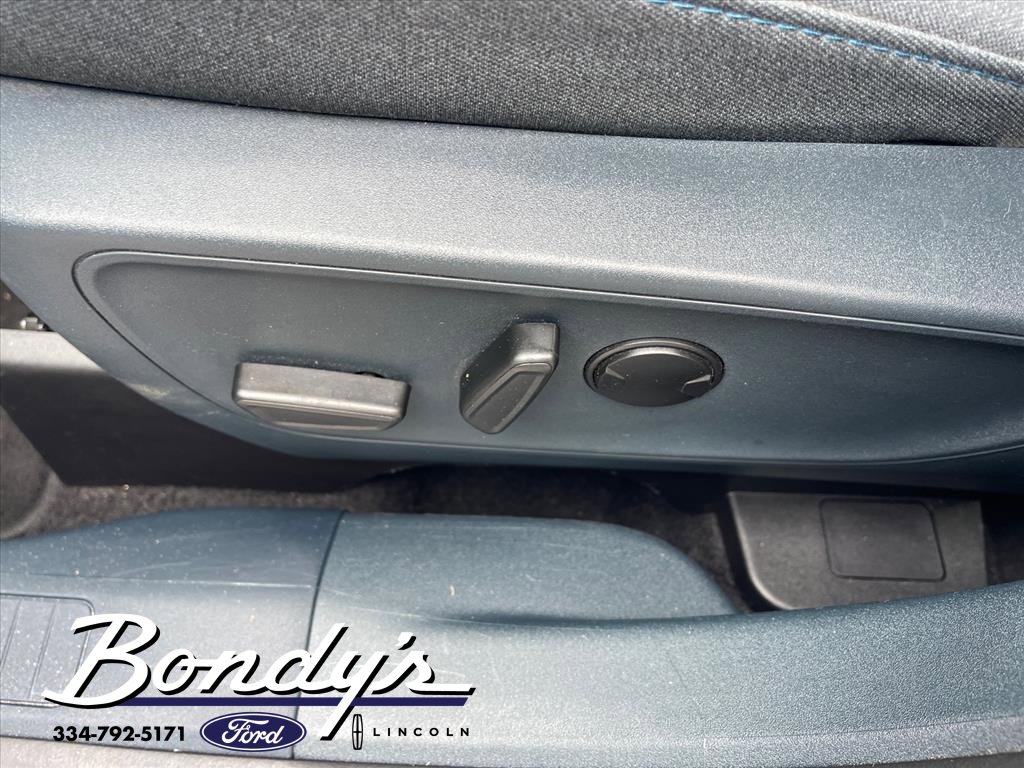 Used 2025 Ford Maverick XLT w/ XLT Luxury Package image 9