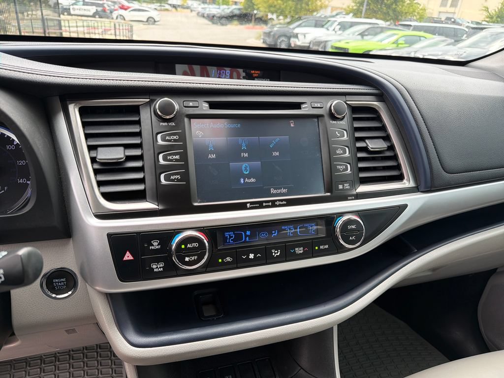 Used 2018 Toyota Highlander XLE FWD image 25