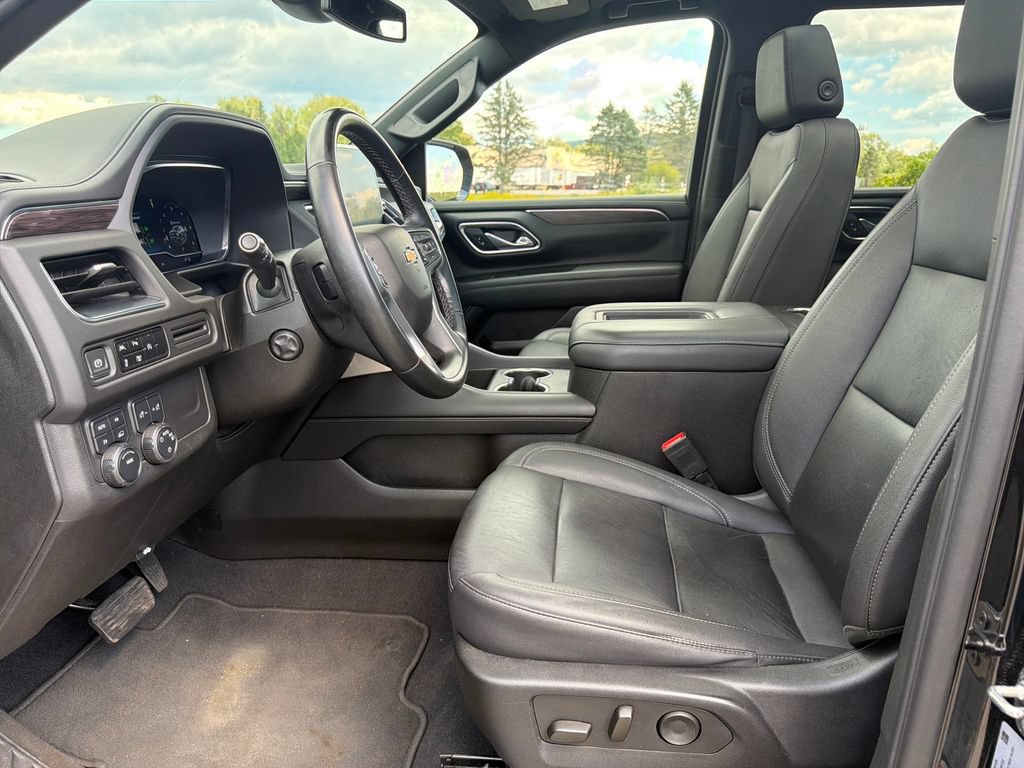 Used 2023 Chevrolet Tahoe LT w/ LT Signature Plus Package AWD/4WD image 9