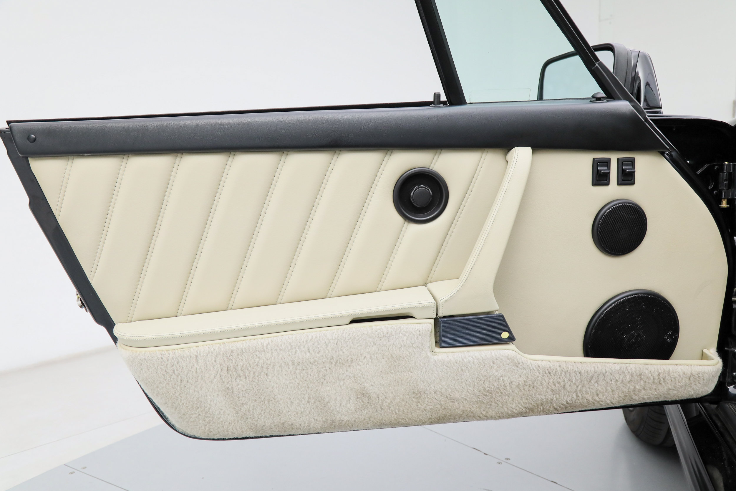 Used 1989 Porsche 911 Turbo Targa RWD image 43
