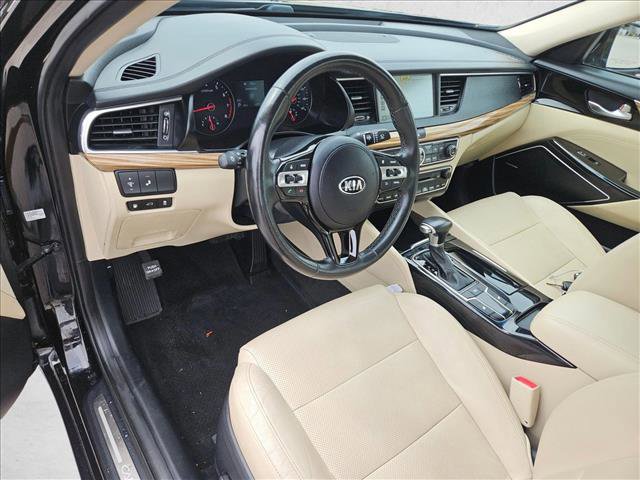 Used 2018 Kia Cadenza Premium w/ Luxury Package FWD image 16