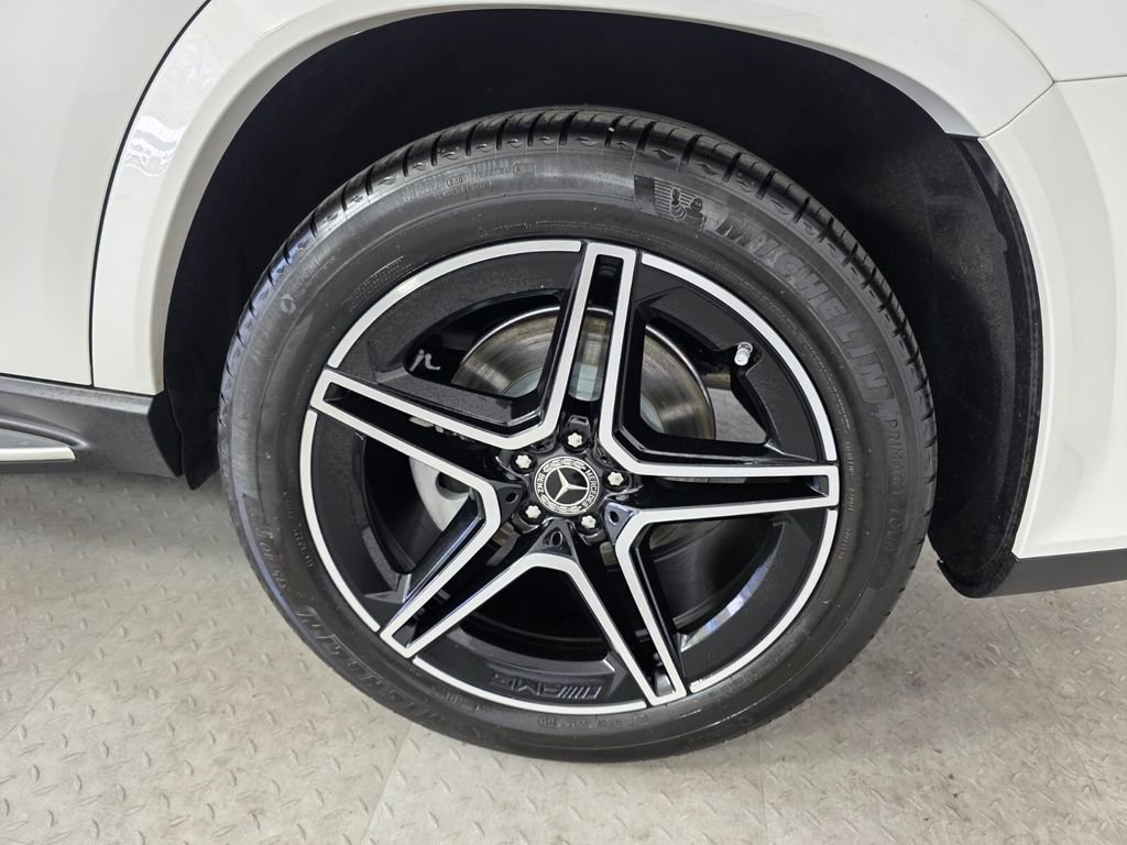 Certified 2025 Mercedes-Benz GLS 450 4MATIC image 19