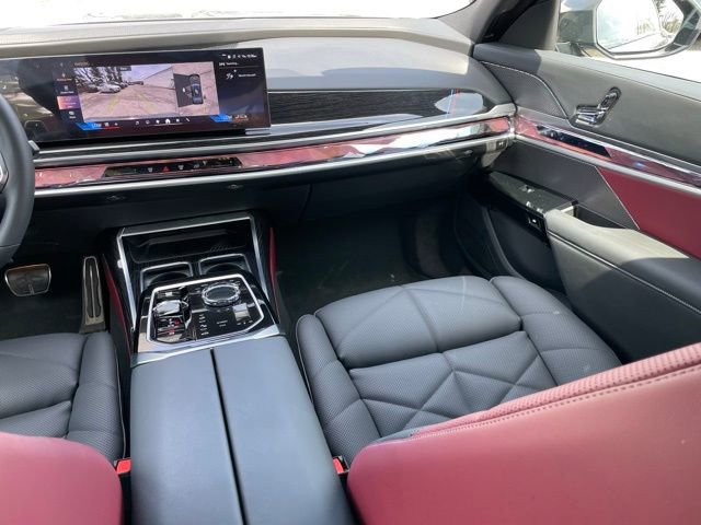 Used 2026 BMW 740i xDrive w/ Premium Package AWD/4WD image 11