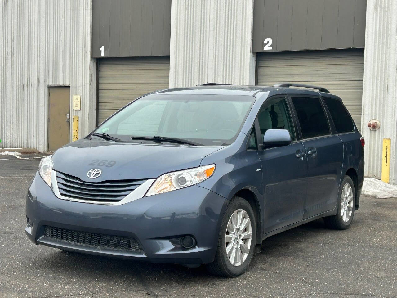 Used 2017 Toyota Sienna LE