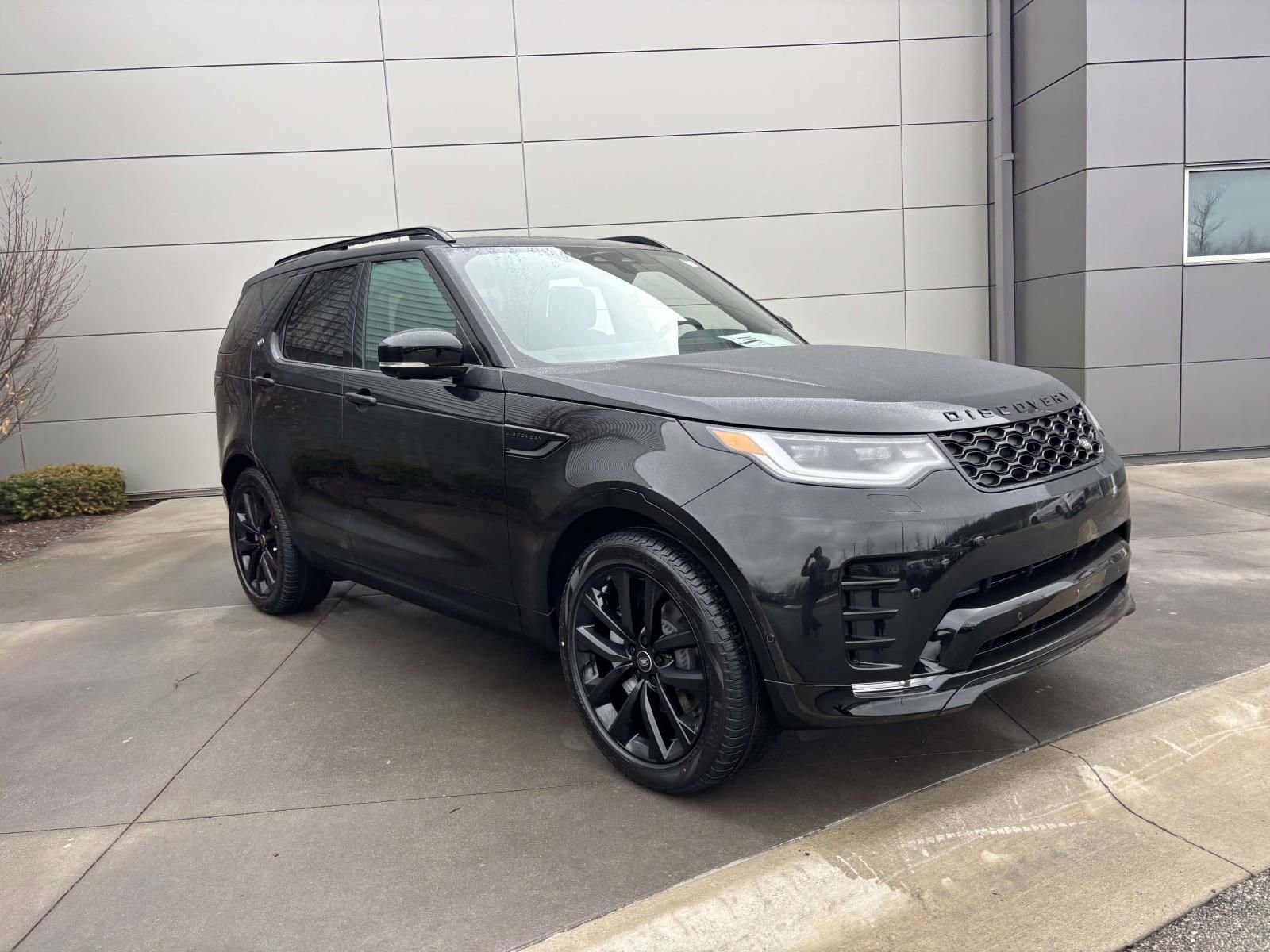 New 2026 Land Rover Discovery Dynamic SE image 3