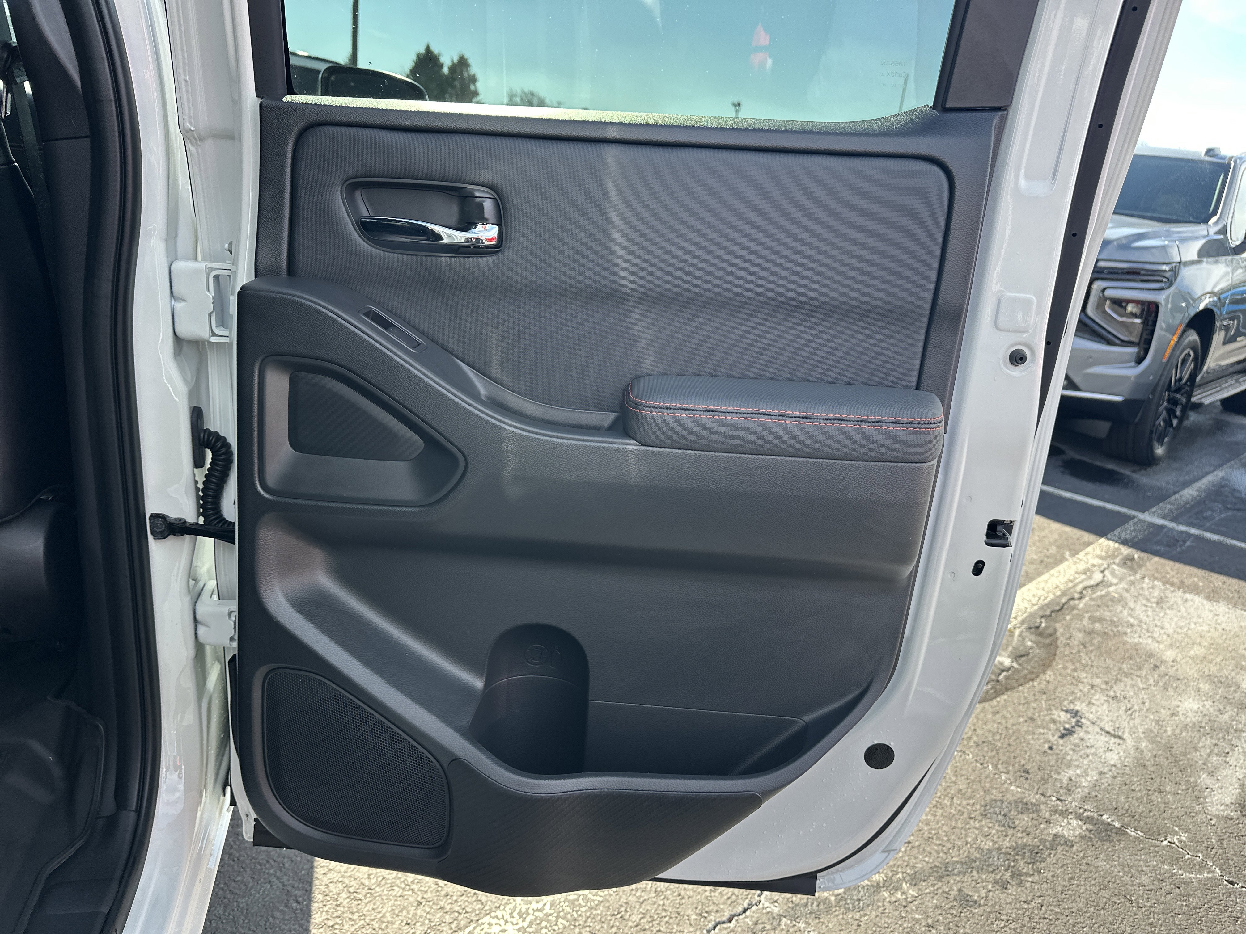 Used 2024 Nissan Frontier PRO-4X w/ Pro Premium Package image 17