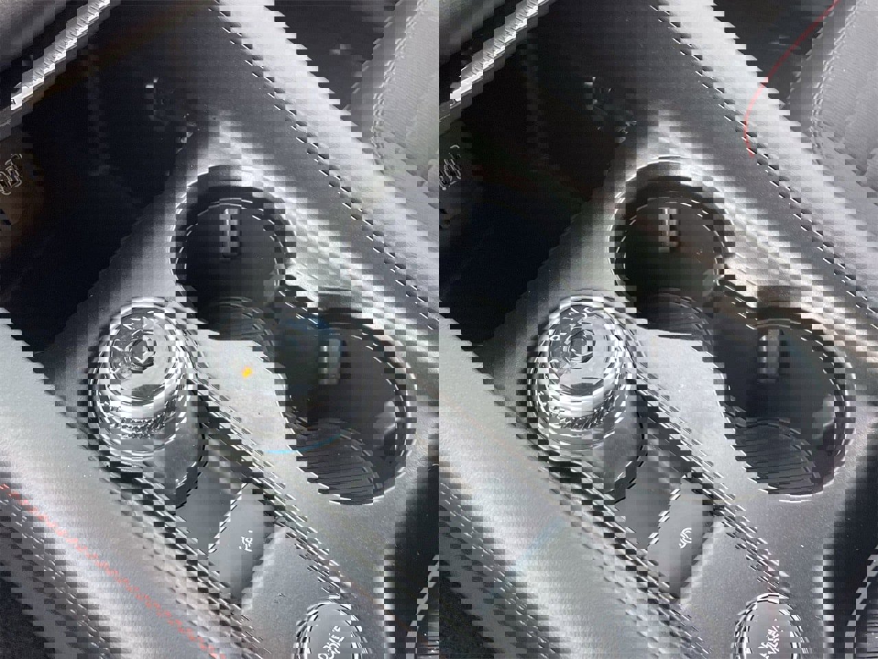 Used 2025 Ford Explorer ST-Line w/ Premium Package image 27