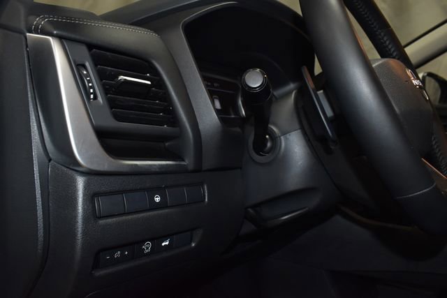 Used 2025 Nissan Rogue SV image 27