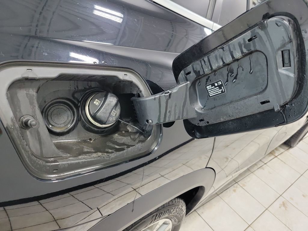 Used 2023 BMW X6 xDrive40i image 14