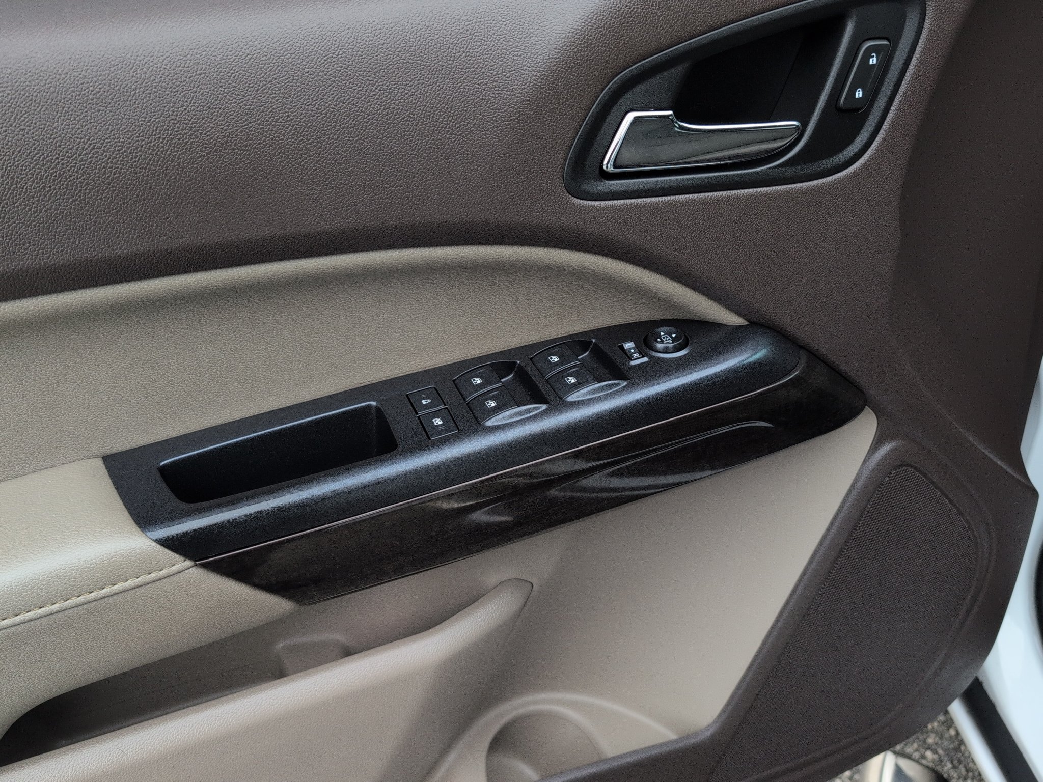 Used 2017 GMC Canyon SLE w/ SLE Convenience Package RWD image 13