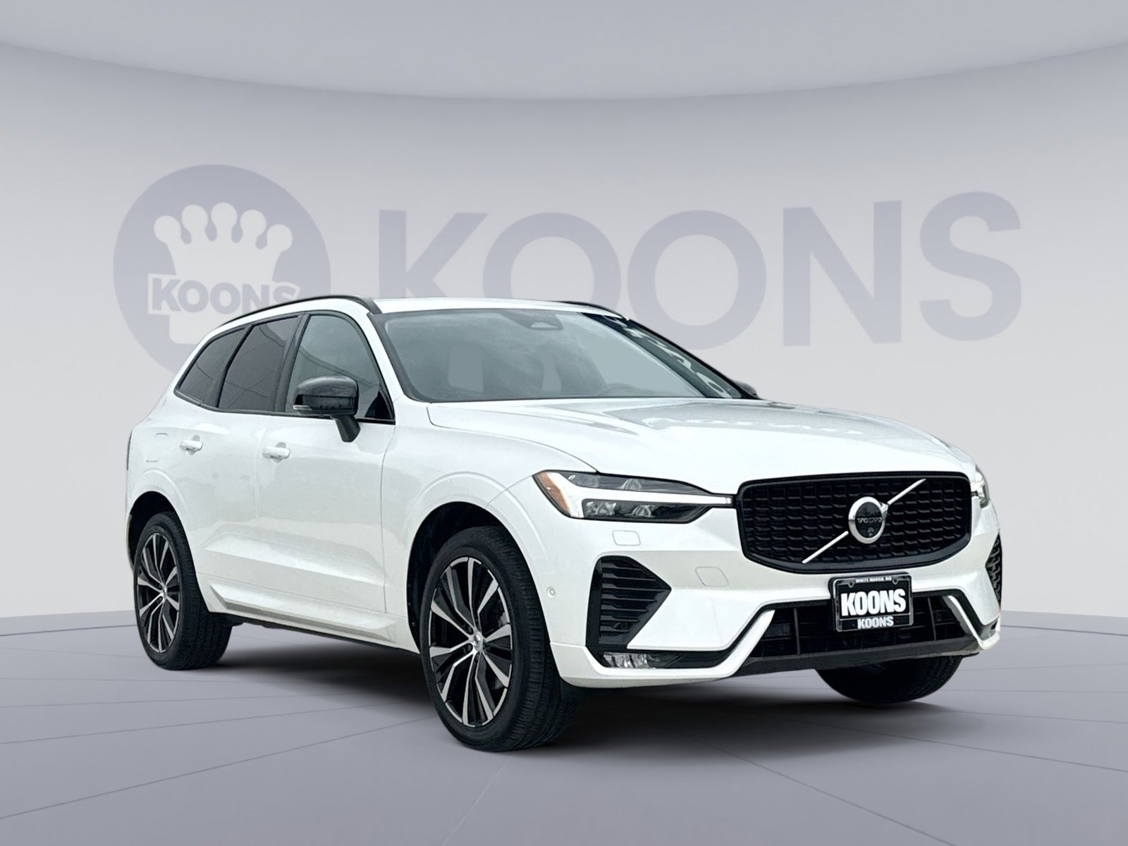 Used 2024 Volvo XC60 B5 Plus w/ Protection Package Premier AWD/4WD image 10