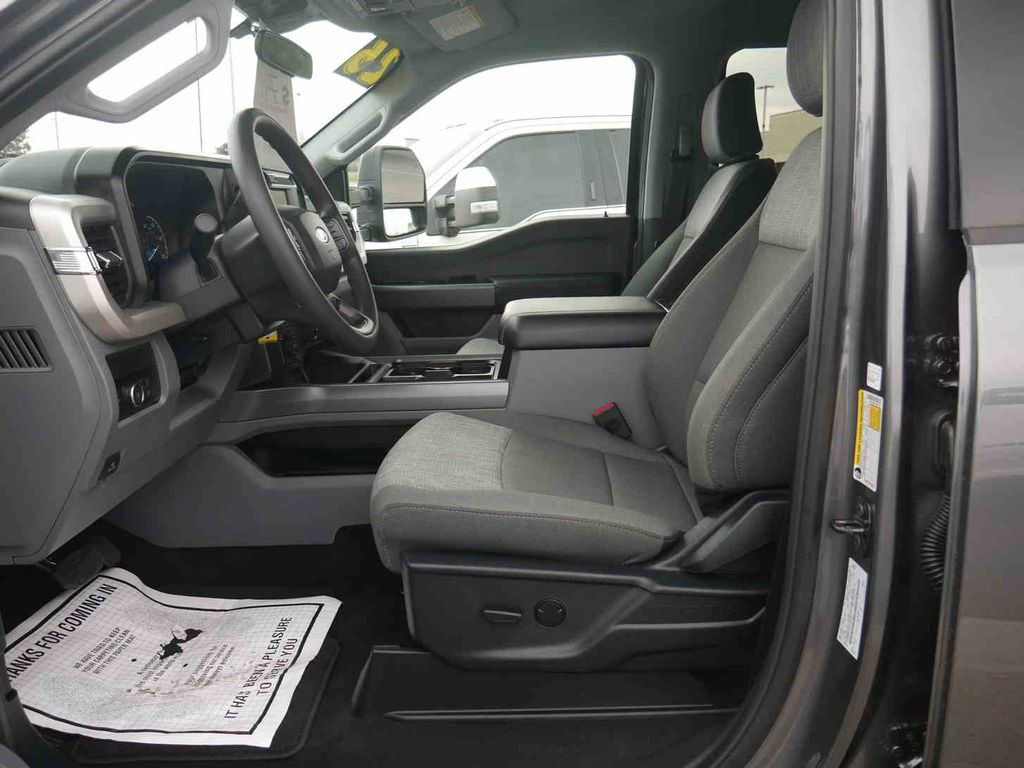 Used 2026 Ford F350 XLT image 35
