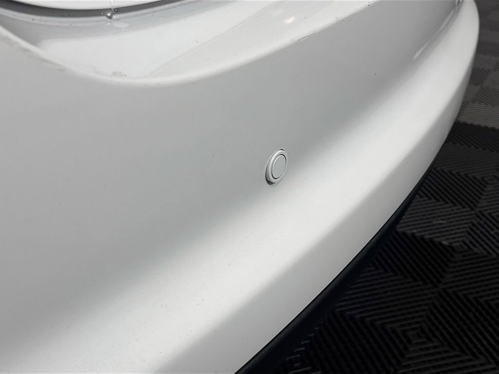 Used 2012 Jaguar XF image 20