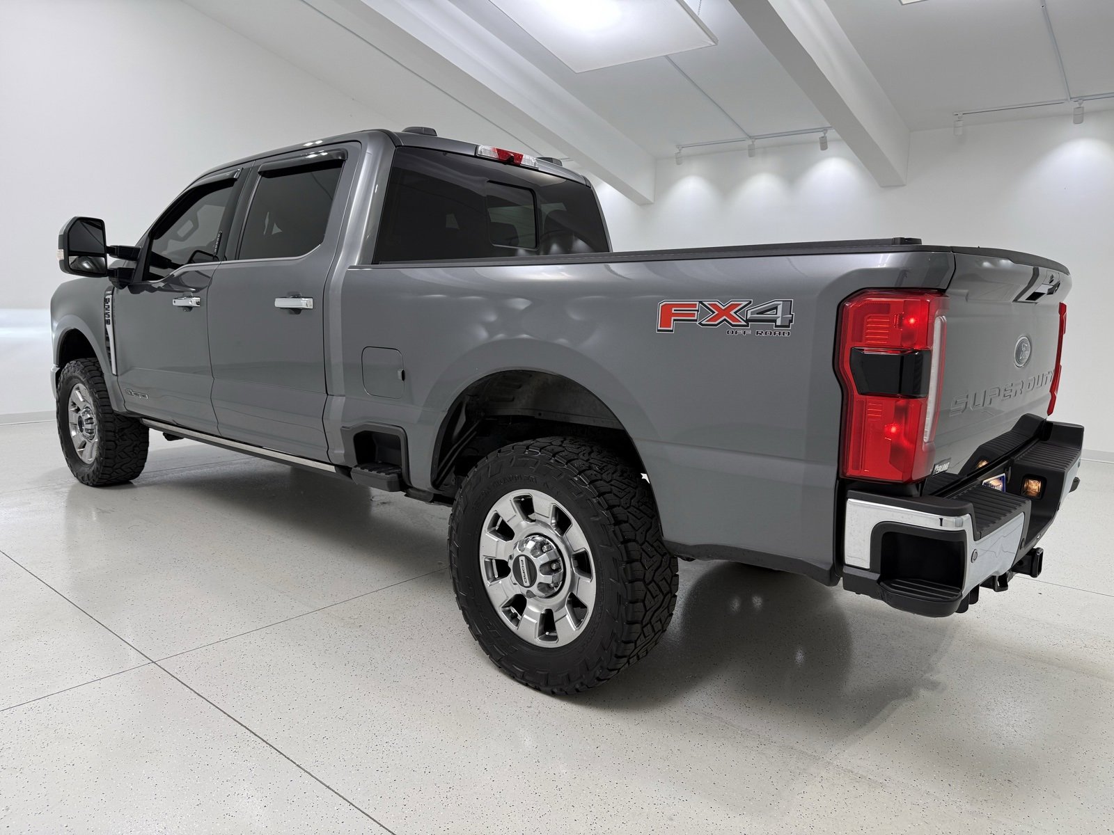 Used 2023 Ford F250 Lariat w/ Lariat Ultimate Package image 5