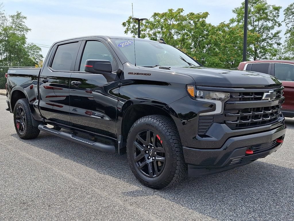 Used 2024 Chevrolet Silverado 1500 RST w/ Redline Edition AWD/4WD image 1