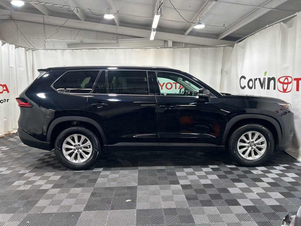Used 2025 Toyota Grand Highlander AWD image 8