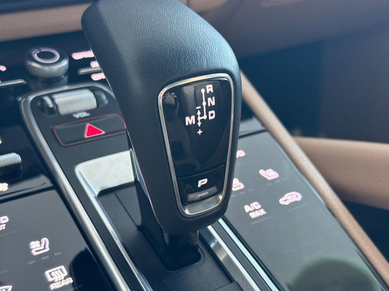 Certified 2022 Porsche Cayenne Coupe image 26