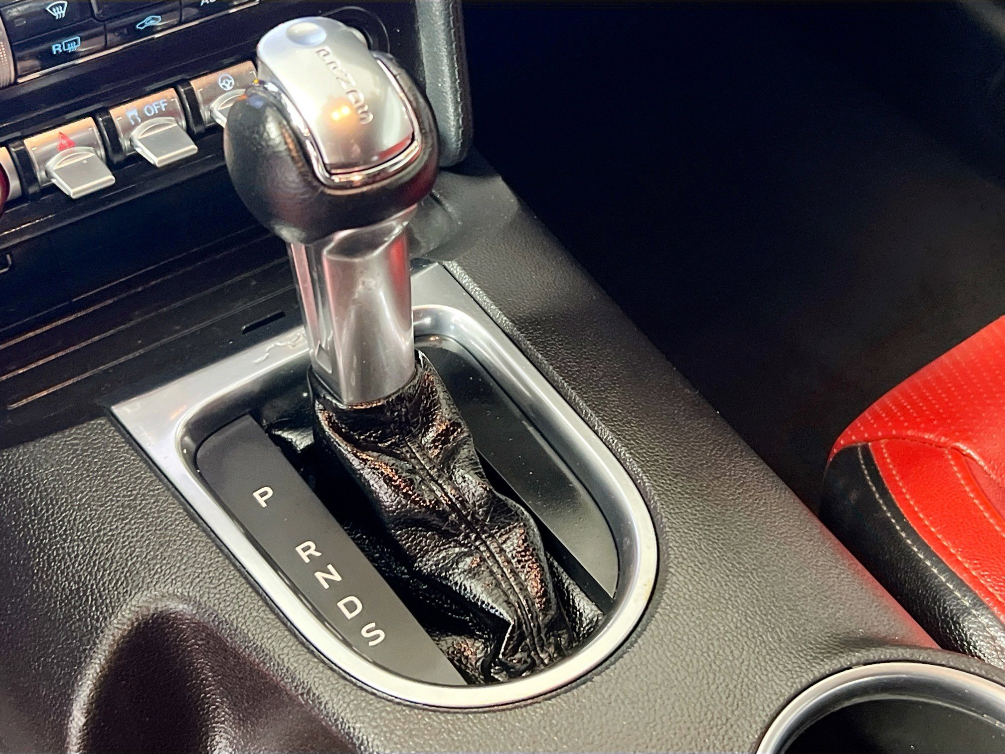 Used 2020 Ford Mustang Convertible w/ Equipment Group 101A image 25