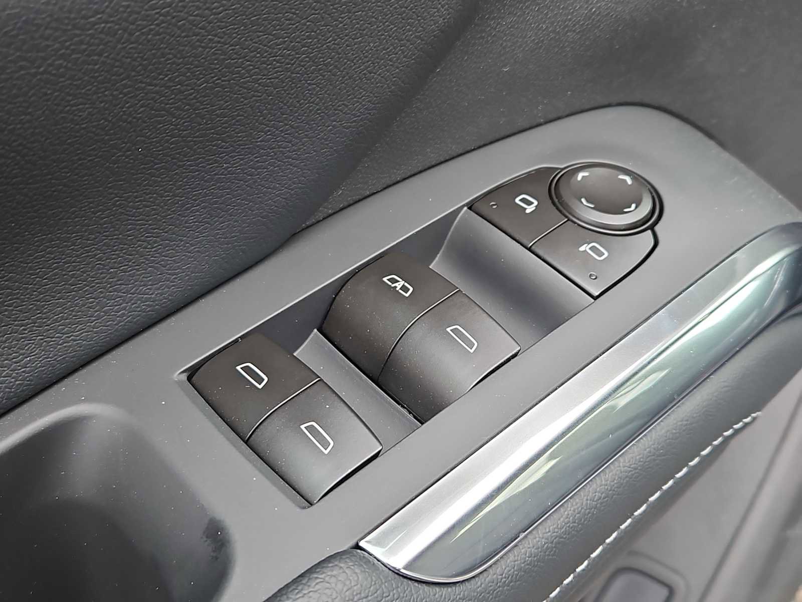 New 2026 Chevrolet Traverse LT w/ Sun and Wheel Package AWD/4WD image 7