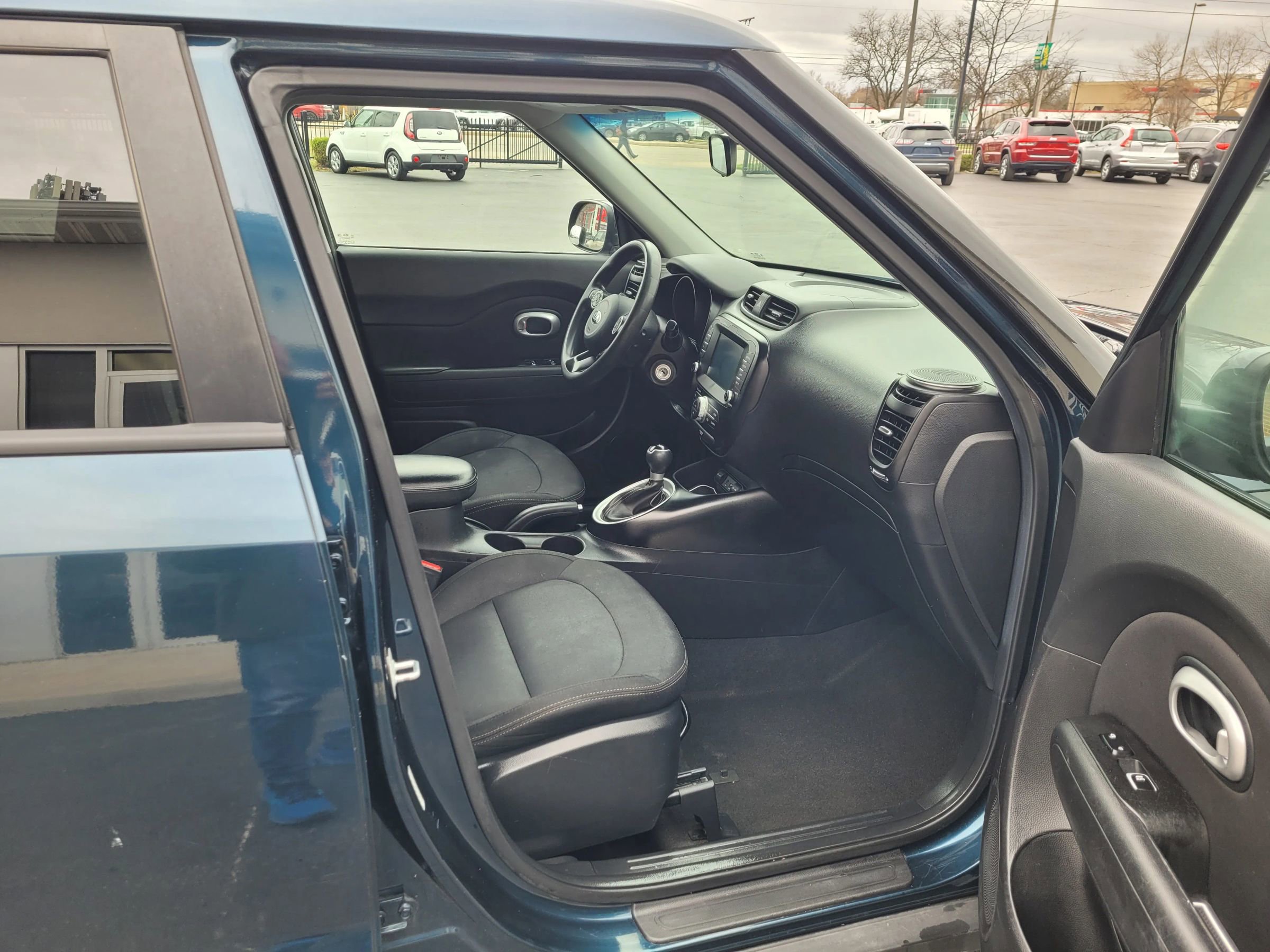 Used 2018 Kia Soul + image 20