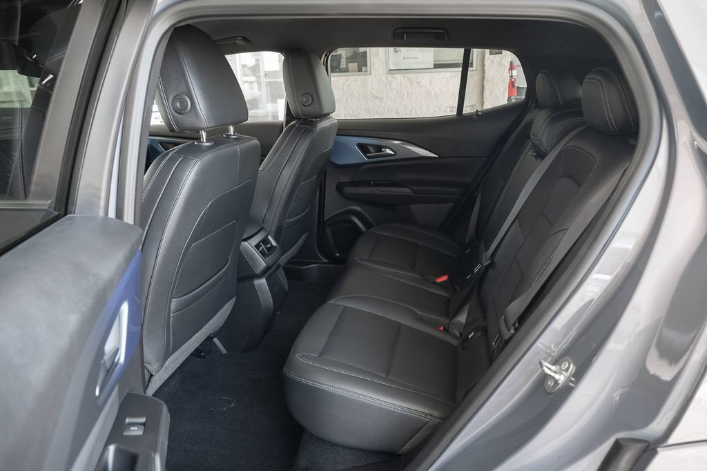 Used 2024 Chevrolet Equinox EV LT FWD image 32