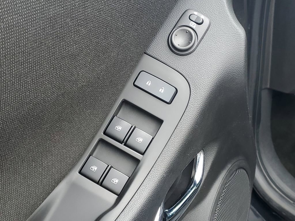 Used 2015 Chevrolet Camaro LT RWD image 21