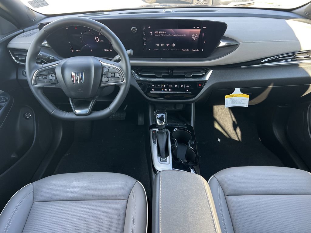 Used 2025 Buick Envista Avenir image 2